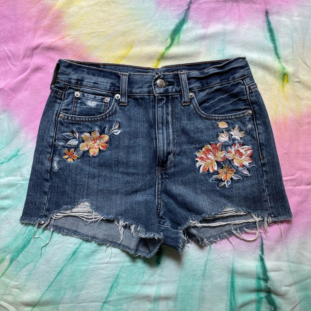 American Eagle Embroidered Mom Jean Short | Size 2